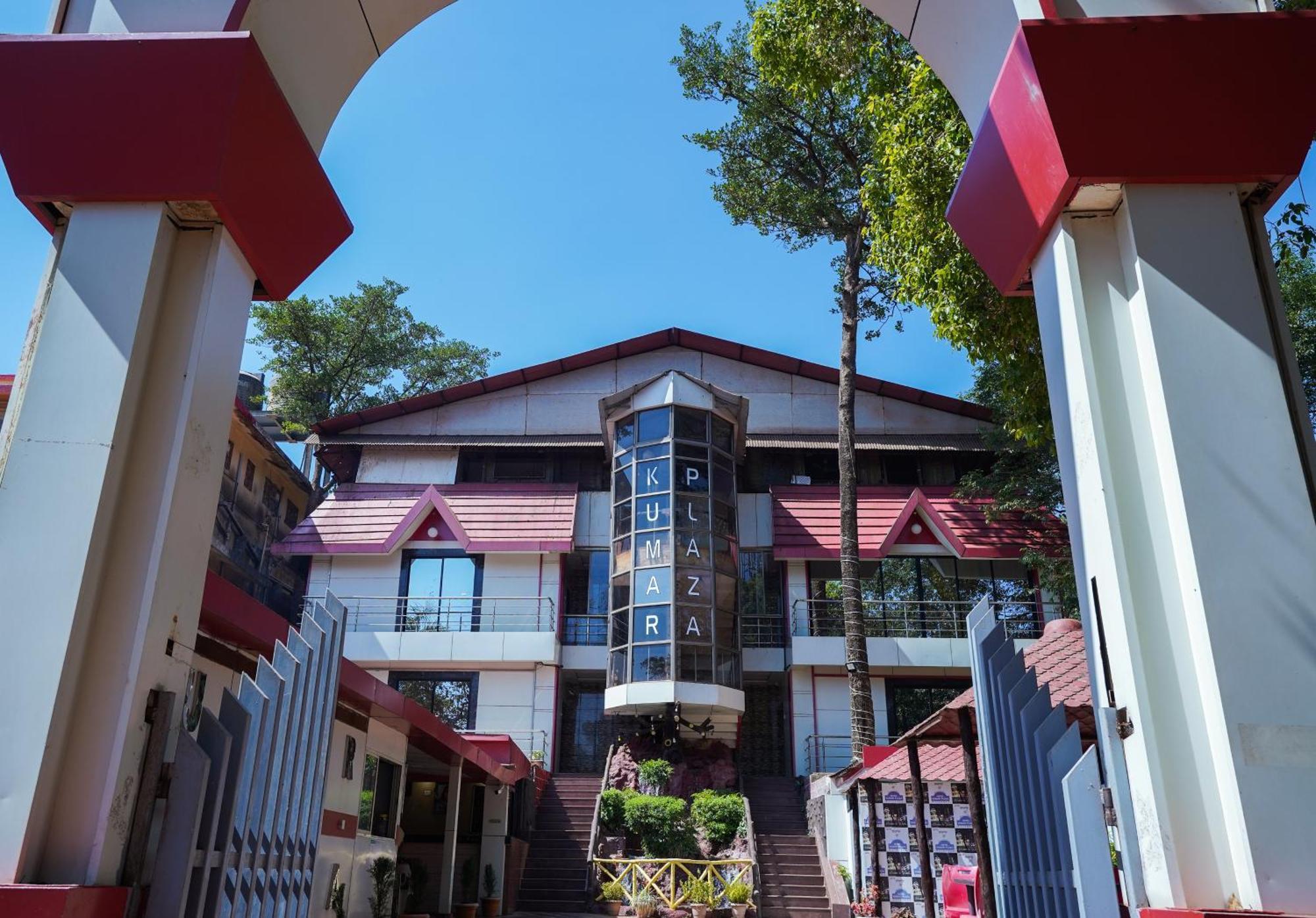 מת'ראן Hotel Kumar Plaza מראה חיצוני תמונה