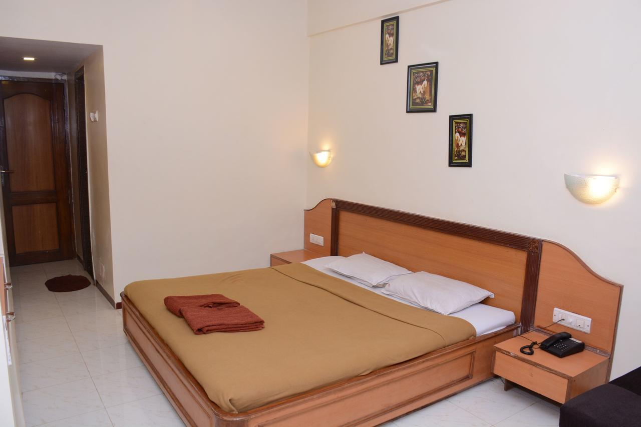 מת'ראן Hotel Kumar Plaza מראה חיצוני תמונה