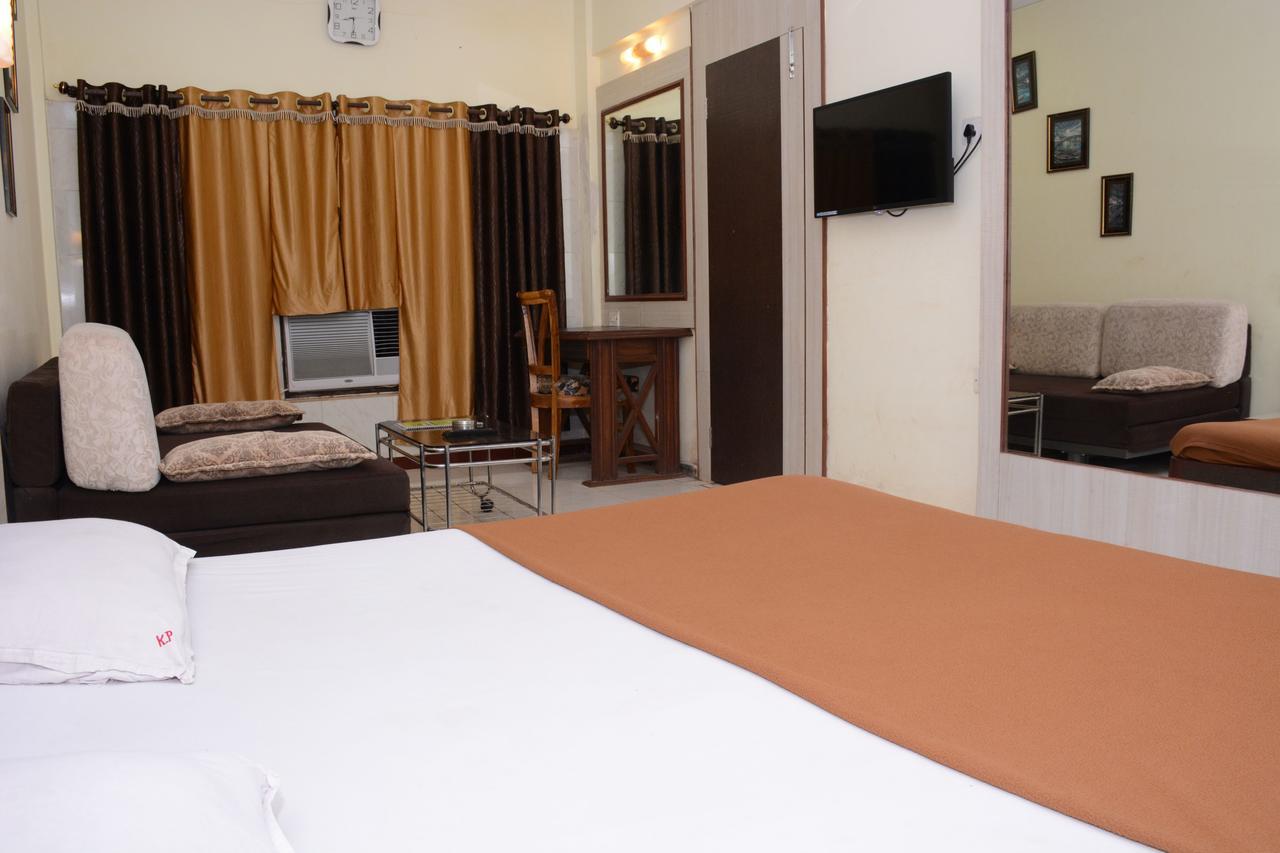 מת'ראן Hotel Kumar Plaza מראה חיצוני תמונה
