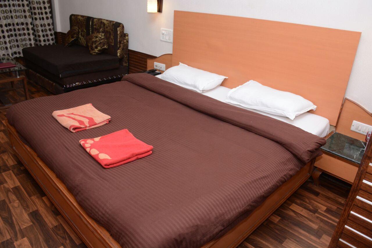 מת'ראן Hotel Kumar Plaza מראה חיצוני תמונה